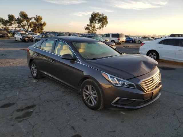 HYUNDAI SONATA SE 2017 with VIN 5NPE24AF1HH438261 - Photo from auction