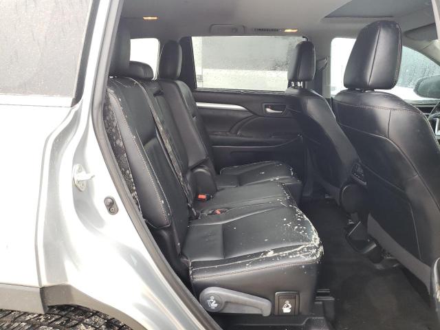 Photo 6 from auction – 2018 TOYOTA HIGHLANDER with VIN 5TDKZRFH8JS528321