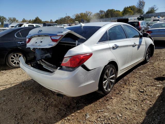 Photo 4 from auction – 2011 HYUNDAI SONATA SE with VIN 5NPEC4AB9BH252193
