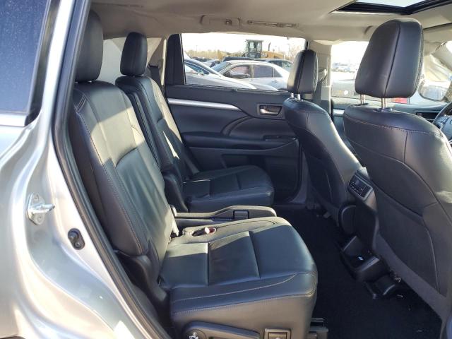 Photo 6 from auction – 2019 TOYOTA HIGHLANDER with VIN 5TDJZRFH2KS949884