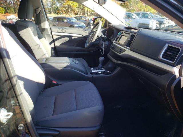 Photo 5 from auction – 2018 TOYOTA HIGHLANDER with VIN 5TDBZRFHXJS912083