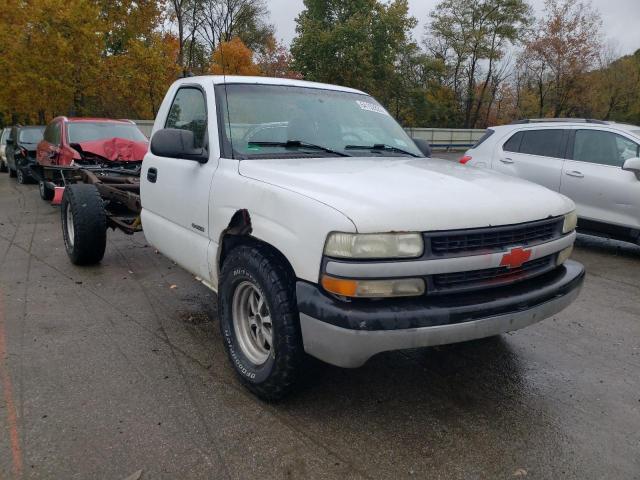 CHEVROLET SILVERADO 2000 with VIN 1GCEC14V1YE162436 - Photo from auction