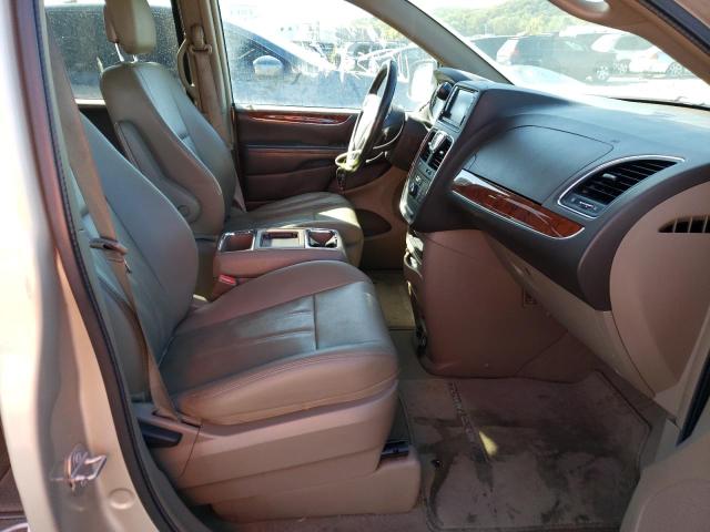 Photo 5 from auction – 2016 CHRYSLER TOWN & COU with VIN 2C4RC1BG5GR246170