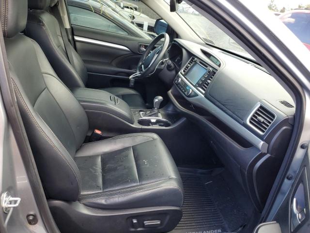 Photo 5 from auction – 2017 TOYOTA HIGHLANDER with VIN 5TDJZRFH7HS362072