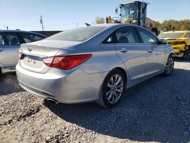 Photo 4 from auction – 2012 HYUNDAI SONATA SE with VIN 5NPEC4AC5CH425833