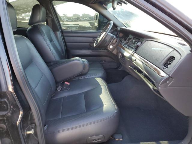 Photo 5 from auction – 2005 FORD CROWN VICT with VIN 2FAHP74W55X119862