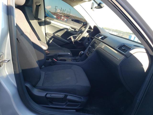 Photo 5 from auction – 2015 VOLKSWAGEN PASSAT S with VIN 1VWAT7A30FC067733