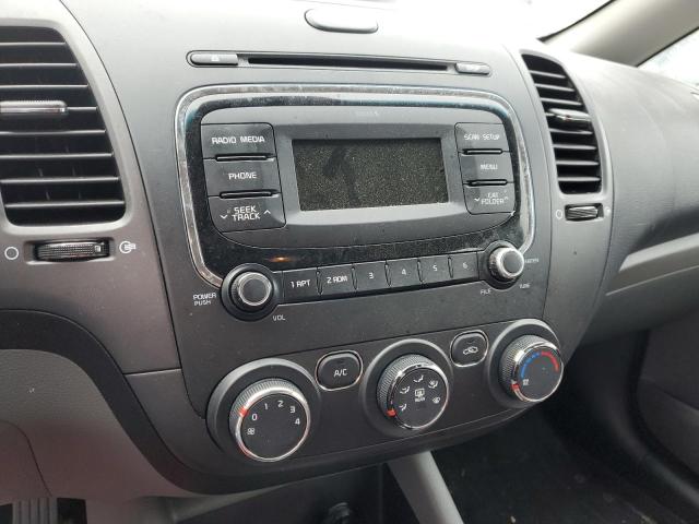 Photo 9 from auction – 2017 KIA FORTE LX with VIN 3KPFK4A78HE048114