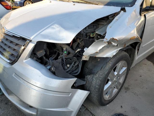 Photo 9 from auction – 2008 CHRYSLER TOWN & COU with VIN 2A8HR44H28R671082