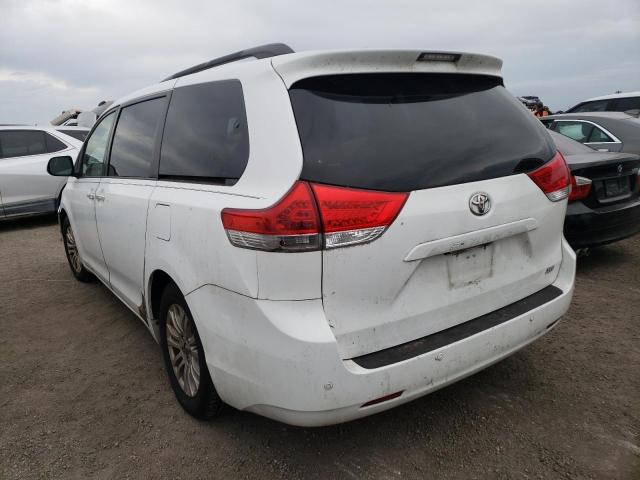Photo 3 from auction – 2011 TOYOTA SIENNA XLE with VIN 5TDYK3DC6BS065082