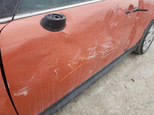 Photo 9 from auction – 2005 MINI COOPER S with VIN WMWRH33445TF83338