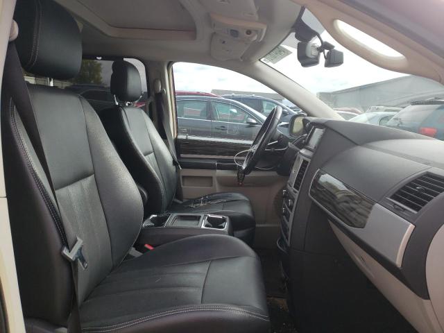 Photo 5 from auction – 2010 CHRYSLER TOWN & COU with VIN 2A4RR8DX8AR321014