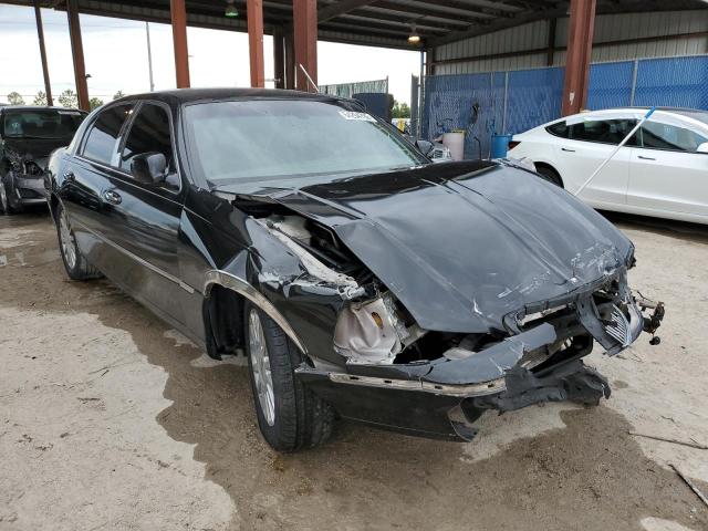 LINCOLN TOWN CAR E 2003 with VIN 1LNHM81W53Y655118 - Photo from auction