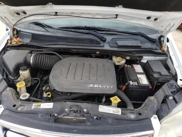 Photo 7 from auction – 2014 CHRYSLER TOWN & COU with VIN 2C4RC1BG4ER164038