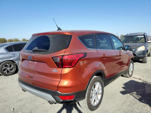 Photo 4 from auction – 2019 FORD ESCAPE SE with VIN 1FMCU9GD3KUB81987
