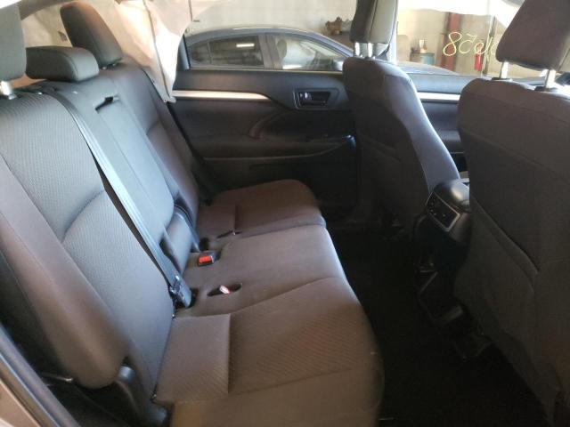 Photo 6 from auction – 2018 TOYOTA HIGHLANDER with VIN 5TDBZRFH0JS496433