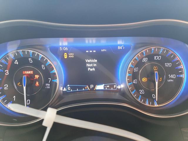 Photo 8 from auction – 2018 CHRYSLER 300 LIMITE with VIN 2C3CCAKG0JH226674