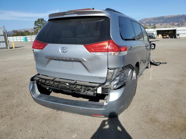 Photo 4 from auction – 2011 TOYOTA SIENNA XLE with VIN 5TDYK3DC2BS092828