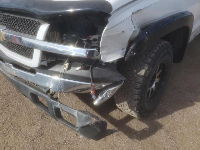 Photo 9 from auction – 2004 CHEVROLET SILVERADO with VIN 2GCEK19T241237232