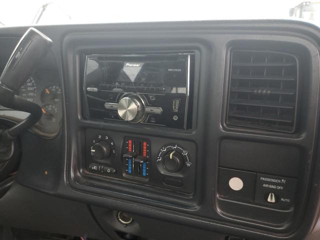 Photo 9 from auction – 2004 CHEVROLET SILVERADO with VIN 1GCEC14X54Z345293