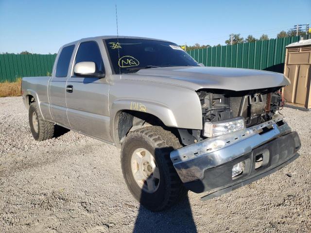 CHEVROLET silverado 2004 with VIN 2GCEK19TX41279020 - Photo from auction