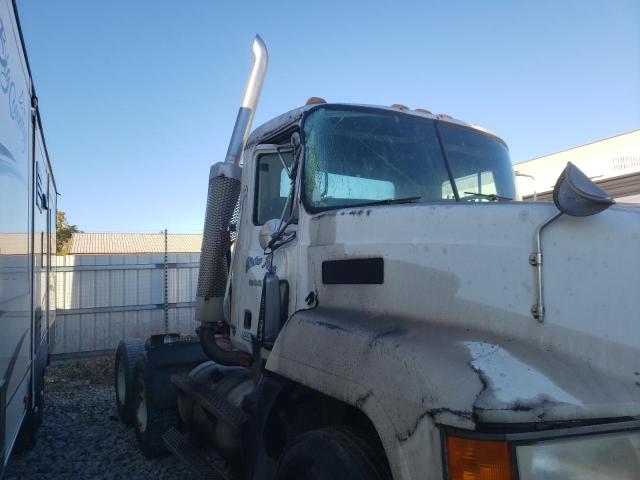 Photo 9 from auction – 2000 MACK 600 CH600 with VIN 1M1AA12Y4YW117924