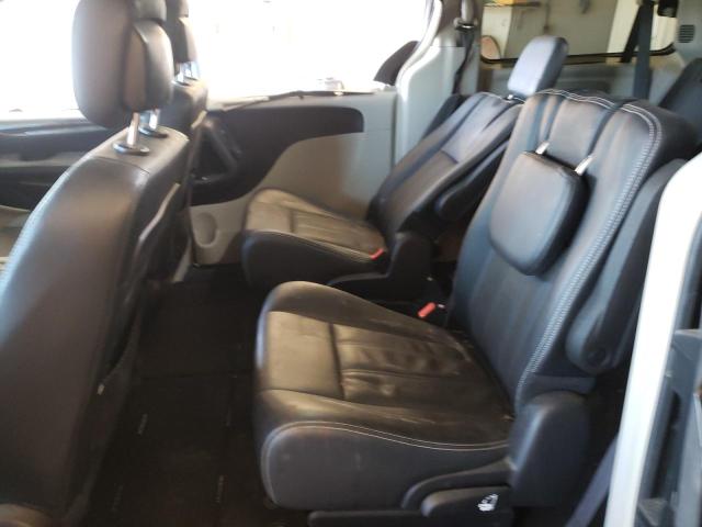 Photo 6 from auction – 2016 CHRYSLER TOWN & COU with VIN 2C4RC1CGXGR166989