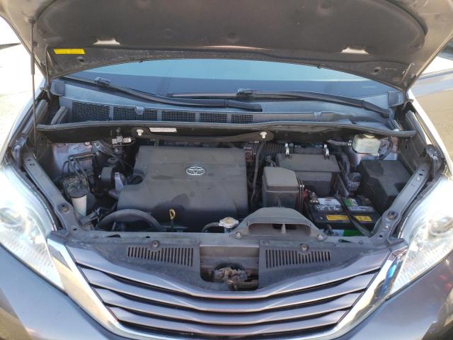 Photo 7 from auction – 2015 TOYOTA SIENNA LE with VIN 5TDKK3DCXFS686563