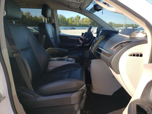 Photo 5 from auction – 2014 CHRYSLER TOWN & COU with VIN 2C4RC1BG1ER215964