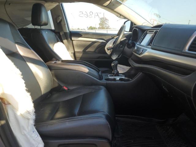Photo 5 from auction – 2017 TOYOTA HIGHLANDER with VIN 5TDJZRFH2HS363856