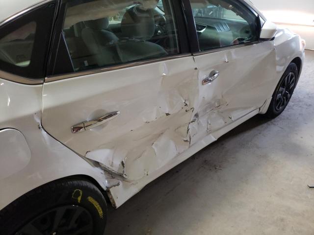 Photo 9 from auction – 2016 NISSAN SENTRA S with VIN 3N1AB7AP3GL665994