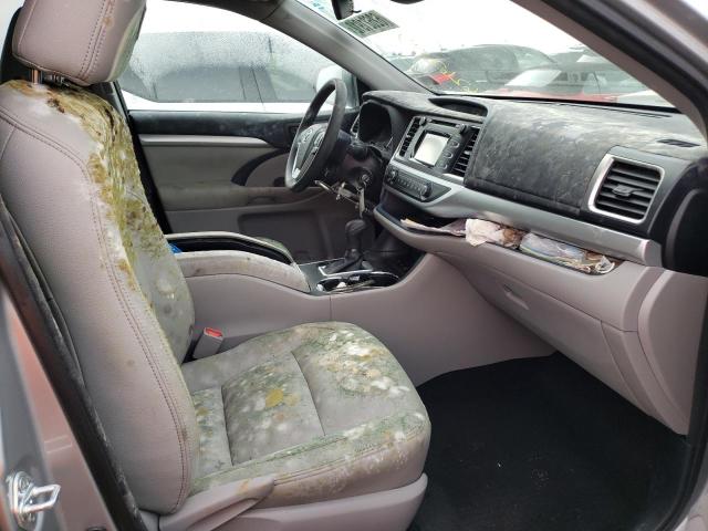 Photo 5 from auction – 2017 TOYOTA HIGHLANDER with VIN 5TDBZRFH0HS450160