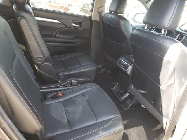 Photo 6 from auction – 2017 TOYOTA HIGHLANDER with VIN 5TDJZRFH8HS472970