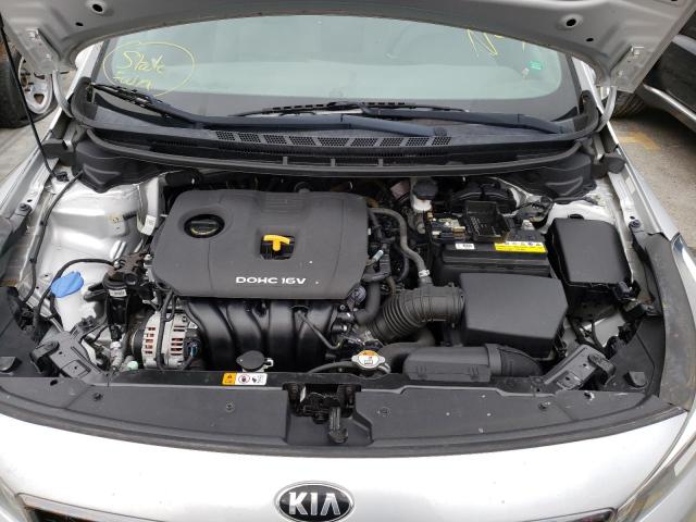 Photo 7 from auction – 2017 KIA FORTE LX with VIN 3KPFK4A71HE104295