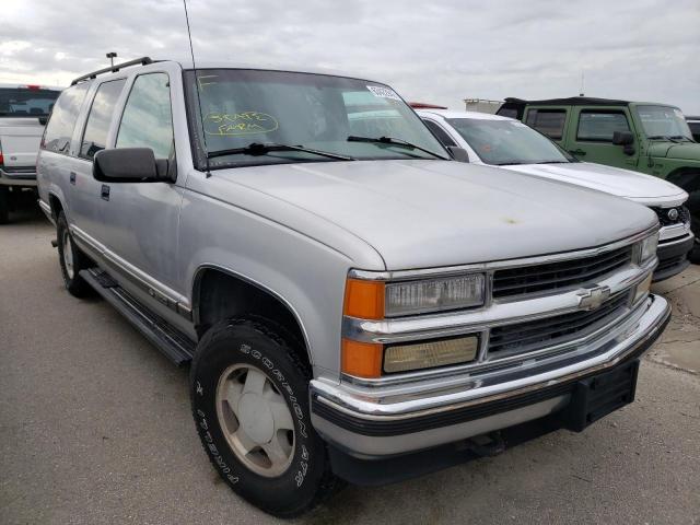 CHEVROLET SUBURBAN K 1996 with VIN 1GNFK16RXTJ409144 - Photo from auction