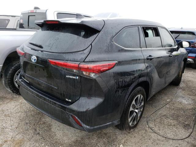 Photo 4 from auction – 2022 TOYOTA HIGHLANDER with VIN 5TDGARAH5NS512751