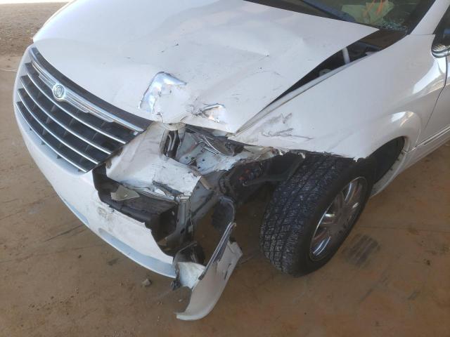 Photo 9 from auction – 2007 CHRYSLER TOWN & COU with VIN 2A8GP54L37R295292
