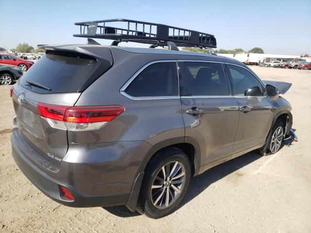 Photo 4 from auction – 2017 TOYOTA HIGHLANDER with VIN 5TDJZRFH8HS472970