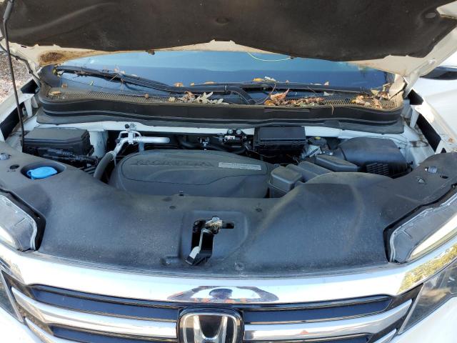 Photo 7 from auction – 2017 HONDA PILOT TOUR with VIN 5FNYF5H92HB033368