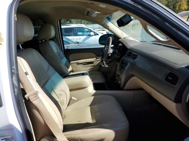 Photo 5 from auction – 2013 CHEVROLET SUBURBAN K with VIN 1GNSKJE77DR242596