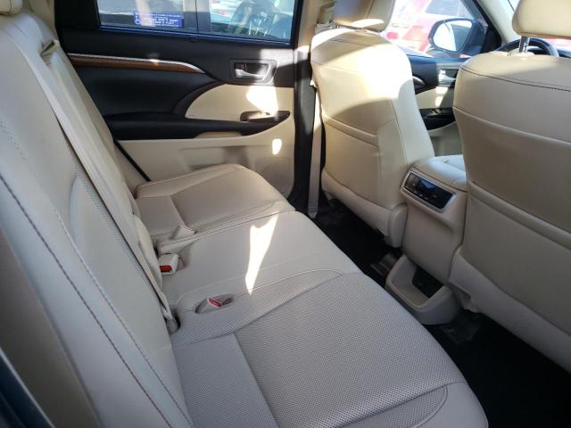 Photo 6 from auction – 2017 TOYOTA HIGHLANDER with VIN 5TDYZRFH3HS218629