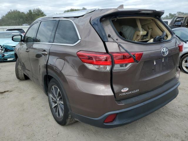 Фото 3 с аукциона – 2018 TOYOTA HIGHLANDER с VIN 5TDKZRFH0JS285653