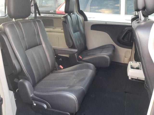 Photo 6 from auction – 2015 CHRYSLER TOWN & COU with VIN 2C4RC1CG5FR514180