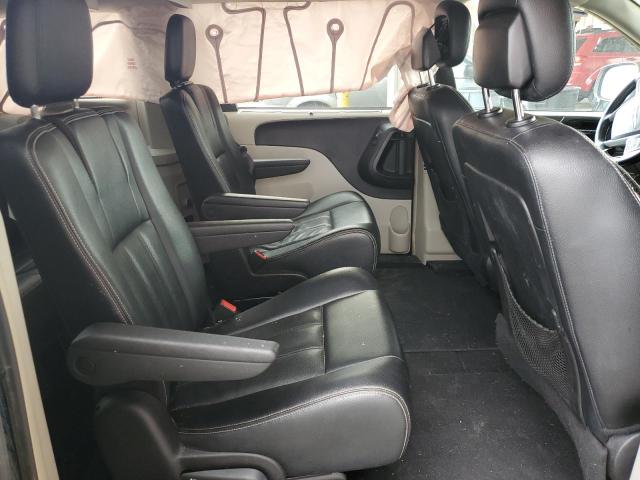 Photo 6 from auction – 2016 CHRYSLER TOWN & COU with VIN 2C4RC1CG8GR127012