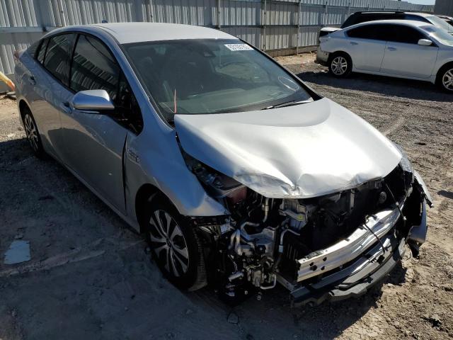 TOYOTA PRIUS PRIM 2020 with VIN JTDKARFP2L3160981 - Photo from auction