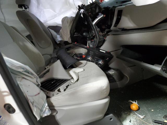 Photo 5 from auction – 2016 TOYOTA SIENNA LE with VIN 5TDJK3DC2GS145665