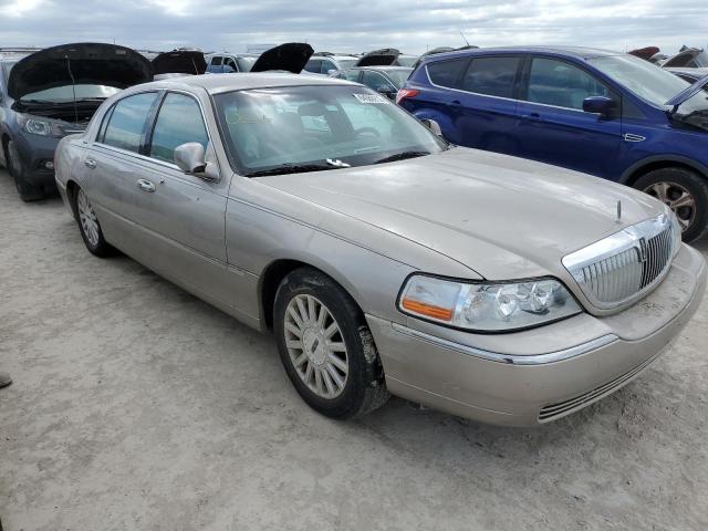LINCOLN TOWN CAR E 2003 with VIN 1LNHM81W03Y644818 - Photo from auction