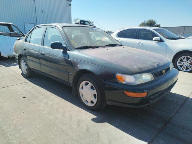 TOYOTA COROLLA DX 1997 مع رقم تعريف المركبة 1NXBB02E7VZ632467 - صورة من المزاد