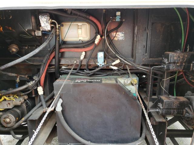 Photo 7 from auction – 2001 MONA MOTORHOME with VIN 1RF12061711015047