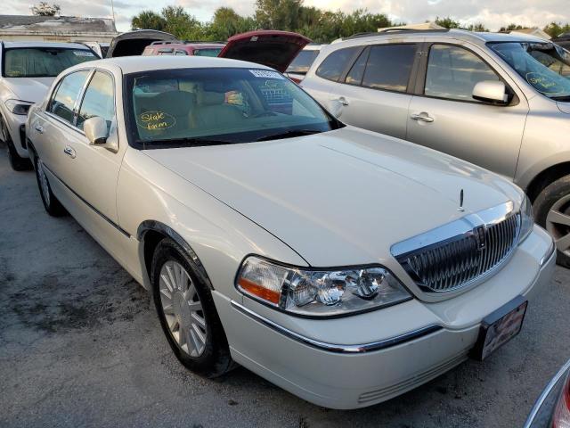 LINCOLN TOWN CAR E 2004 with VIN 1LNHM81W74Y660709 - Photo from auction